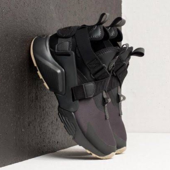 Nike ➰ ladies black huaraches city strap s6 - Picture 4 of 14